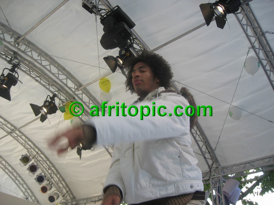 ../Images/Krefeld-Strssenmodenschau-2005 296.jpg